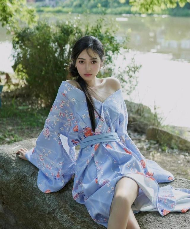 全屏美女壁纸全集