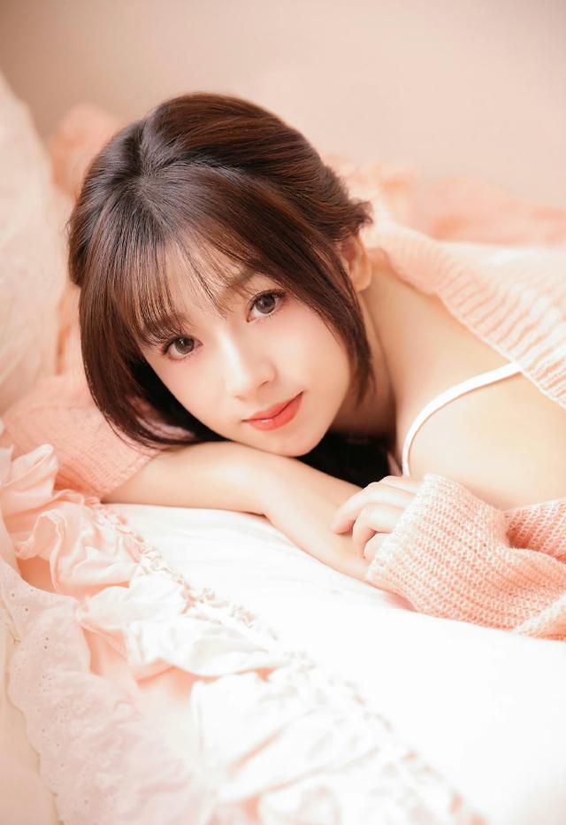 全屏美女壁纸独家首播